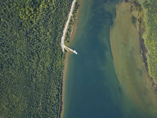 Vue aérienne du Port pour petits bateaux de Silver Water