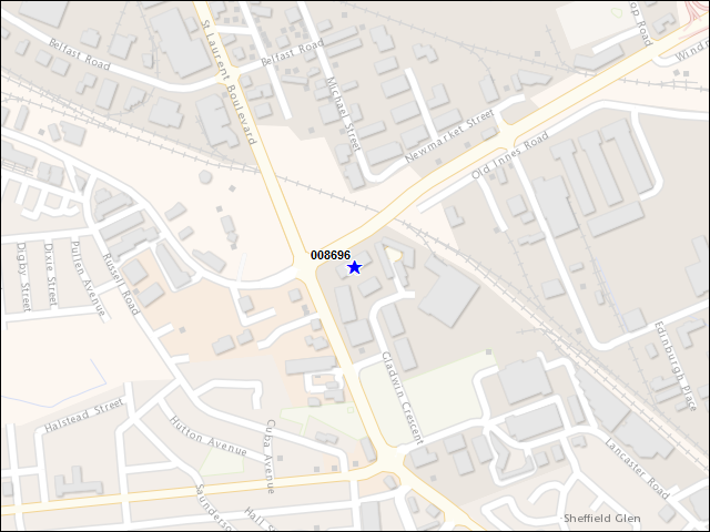 Une carte de la zone qui entoure immédiatement le bâtiment numéro 008696